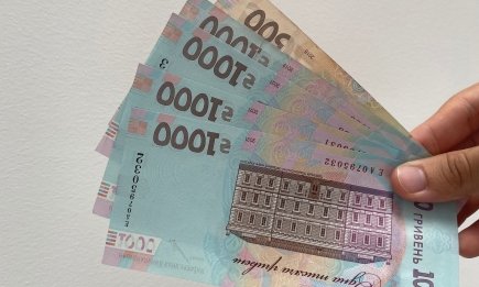 Настоящая или подлог: как распознать фальшивую купюру 1000 гривен за секунды и защитить свои деньги