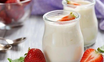 Без специальных девайсов и из двух ингредиентов: приготовить йогурт дома - реально (РЕЦЕПТ)