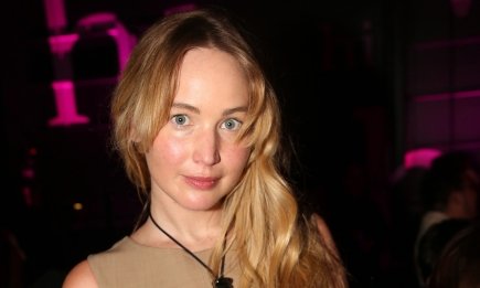 Дженнифер Лоуренс заметили с новой сумкой: сколько она стоит (ФОТО)