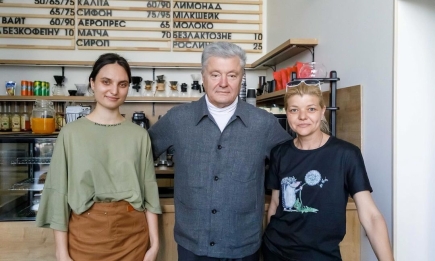 Неожиданно, зато очень стильно: Петр Порошенко "выгулял" рубашку за более 80 000 грн (ФОТО)