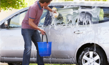 Маленькая ошибка может свести на нет все усилия: как мыть машину правильно
