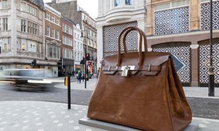 В Лондоне появилась гигантская скульптура культовой сумки Hermès Birkin (ФОТО)