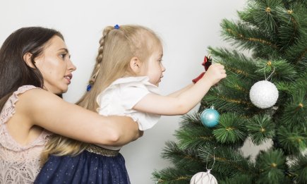 Три місця у вашому домі не підходять категорично: де не можна ставити новорічну ялинку