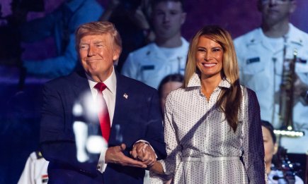 Мелания Трамп впервые за долгое время появилась на публике и показала стильный летний образ (ФОТО)