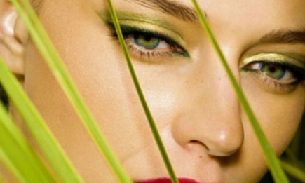 Как сделать естественный макияж для зеленых глаз?