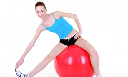 Упражнения с мячом для похудения: как тренироваться с фитболом