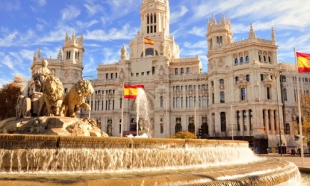 Испания отменяет обязательный карантин для иностранных туристов