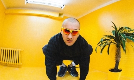 Основатель группы "Грибы" Юрий Бардаш представил электронный альбом и клип GRUZOVIK