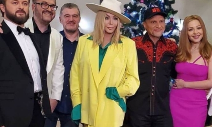 "Нова радість стала": украинские звезды вместе исполнили известную колядку (ВИДЕО)