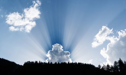 Пасхальная молитва 2026: молитесь о мире и защите, пока врата Небес открыты