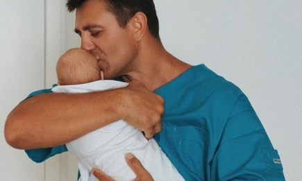 Молодой папа Николай Тищенко показал фото с новорожденным сыном