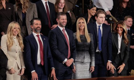 Блестящий выход: Иванка Трамп выбрала люрекс для официального визита в Вашингтон (ФОТО)