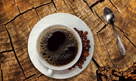 "Можно ли пить кофе с едой?": популярный врач-диетолог рассказал о последствиях такой привычки