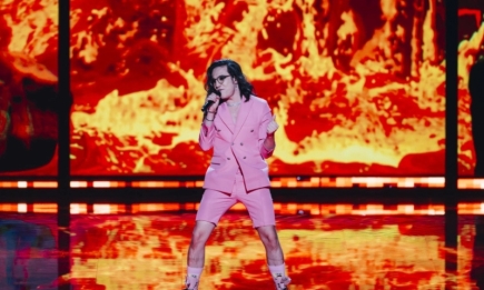 Представитель Румынии нарушил правила Евровидения: его антивоенный лозунг попал в эфир (ВИДЕО)