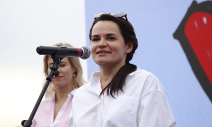 Кандидат в президенты Беларуси Светлана Тихановская призвала людей прекратить протесты (ВИДЕО)
