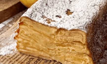 Если дома есть три яйца и несколько яблок: изысканный, но простой пирог к чаю (РЕЦЕПТ)