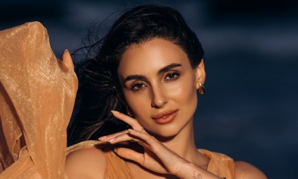 Зажигающая любовь: Анна Тринчер презентует главный хит весны (ВИДЕО)