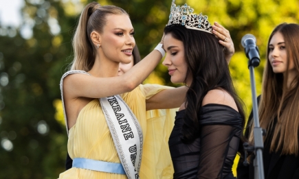 Виктория Апанасенко передала корону "Мисс Украина Вселенная", но победительницу уже успели раскритиковать (ФОТО)