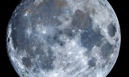 Неймовірний Блакитний Місяць бачили цієї ночі у різних куточках Землі: видовище дійсно вражаюче! (ФОТО)