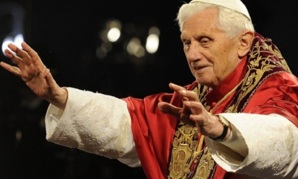 Первый за 600 лет папа, оставивший престол: интересные факты о Бенедикте XVI