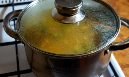 Хитрый лайфхак, о котором мало кто знает: как быстро охладить кастрюлю с едой