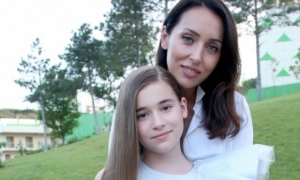 Скандальная победительница "Голос.Дети" Микелла Абрамова передала миллион на благотворительность