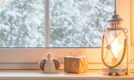 Пищевая пленка на окнах - самый бюджетный вариант утепления дома на зиму: как это работает