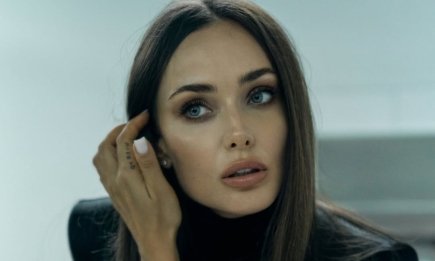 Вы ее не узнаете! Ксения Мишина показала, как выглядела в школьные годы (ФОТО)