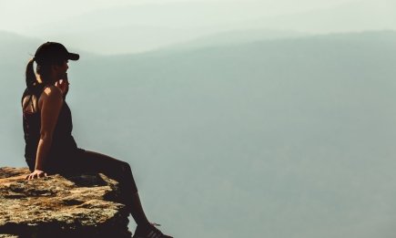 Знаки судьбы и предупреждения: 10 давних примет, предупреждающих женщину об опасности или счастье