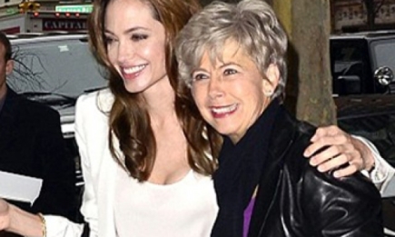 Анджелина Джоли подружилась с мамой Брэда Питта