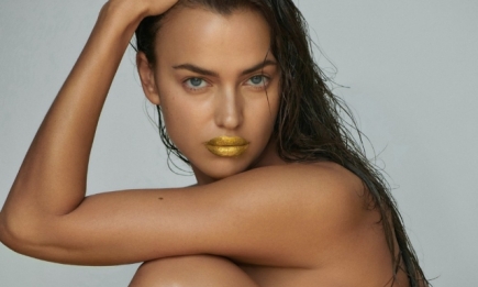 Обнаженная Ирина Шейк снялась в рекламе косметики с золотом (ВИДЕО)