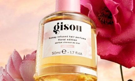 Аромат в каждом движении: 5 лучших духов для волос, создающих незабываемый шлейф