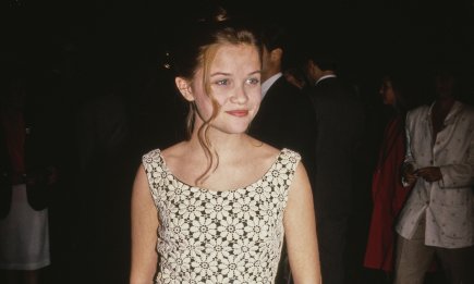 Така чарівна! Розглядаємо образ юної Різ Візерспун на її першій червоній доріжці (ФОТО)