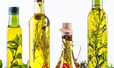 Неймовірна ароматна олія: запашний додаток до страв можна приготувати за лічені хвилини (РЕЦЕПТ)