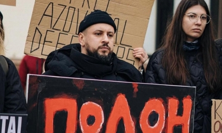 Родина MONATIK у повному складі взяла участь у мирному мітингу в центрі столиці (ФОТО)