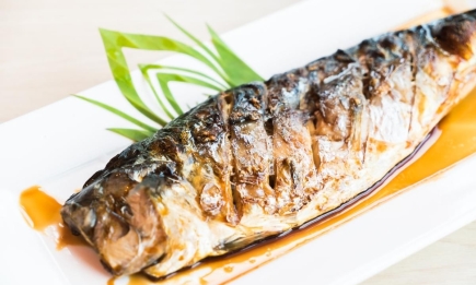 Самый простой рецепт рыбки: хитрый маринад сделает скумбрию вкуснее лосося (РЕЦЕПТ)
