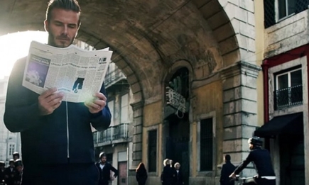 Полотенце на голое тело: Дэвид Бекхэм гуляет по улицам Лиссабона в рекламе H&amp;M