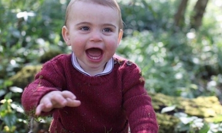 Принцу Луи исполнился годик: новые официальные портреты малыша
