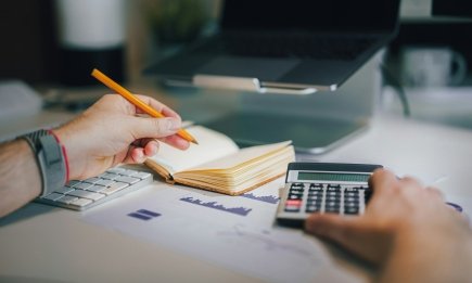 Почему в платежке за газ может появиться долг: главные причины и как их проверить