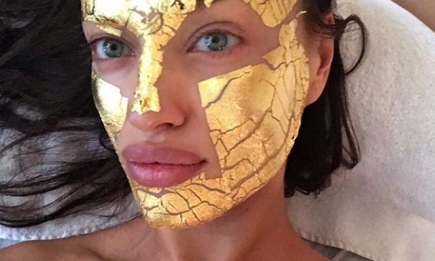 Много каратов: маска для лица из чистого золота, как у моделей Victoria’s Secret
