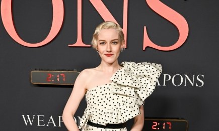 Джулия Гарнер показала, с чем носить трендовый "горошек": платье актрисы, в котором она выглядела на все 100 (ФОТО)