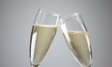 Бульбашки з характером: у чому насправді різниця між просеко та шампанським
