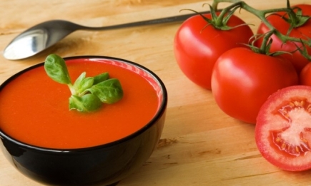 Что приготовить на обед в жару: 3 рецепта холодных супов