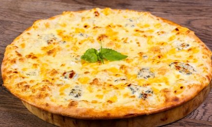 Шикарна піца “П’ятихвилинка”: з нею впорається навіть дитина (ВІДЕО)