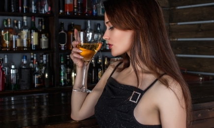 Не умеют пить: 3 знака зодиака, которые "не дружат" с алкоголем