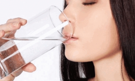 Пить или терпеть? Какой воде отдать предпочтение - с газом или без, и какая из них лучше утоляет жажду
