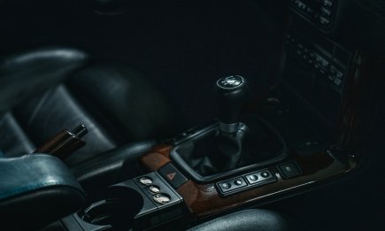 Почему нельзя ездить на нейтральной передаче: развенчиваем популярный миф