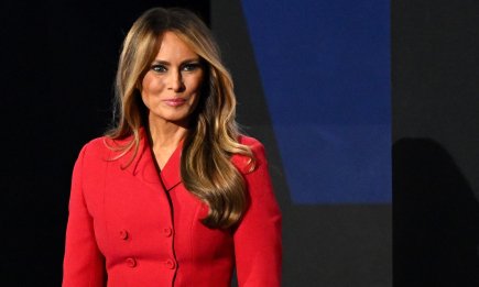 Это не настоящая первая леди! В Сети заподозрили, что Меланию Трамп заменил двойник (фото)