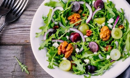 Оригинальная закуска к праздничному столу: нереально красивый салат (РЕЦЕПТ)