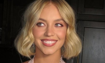 Макіяж з бордовими стрілками, як у Сідні Свіні — головний тренд 2025 року (ФОТО)